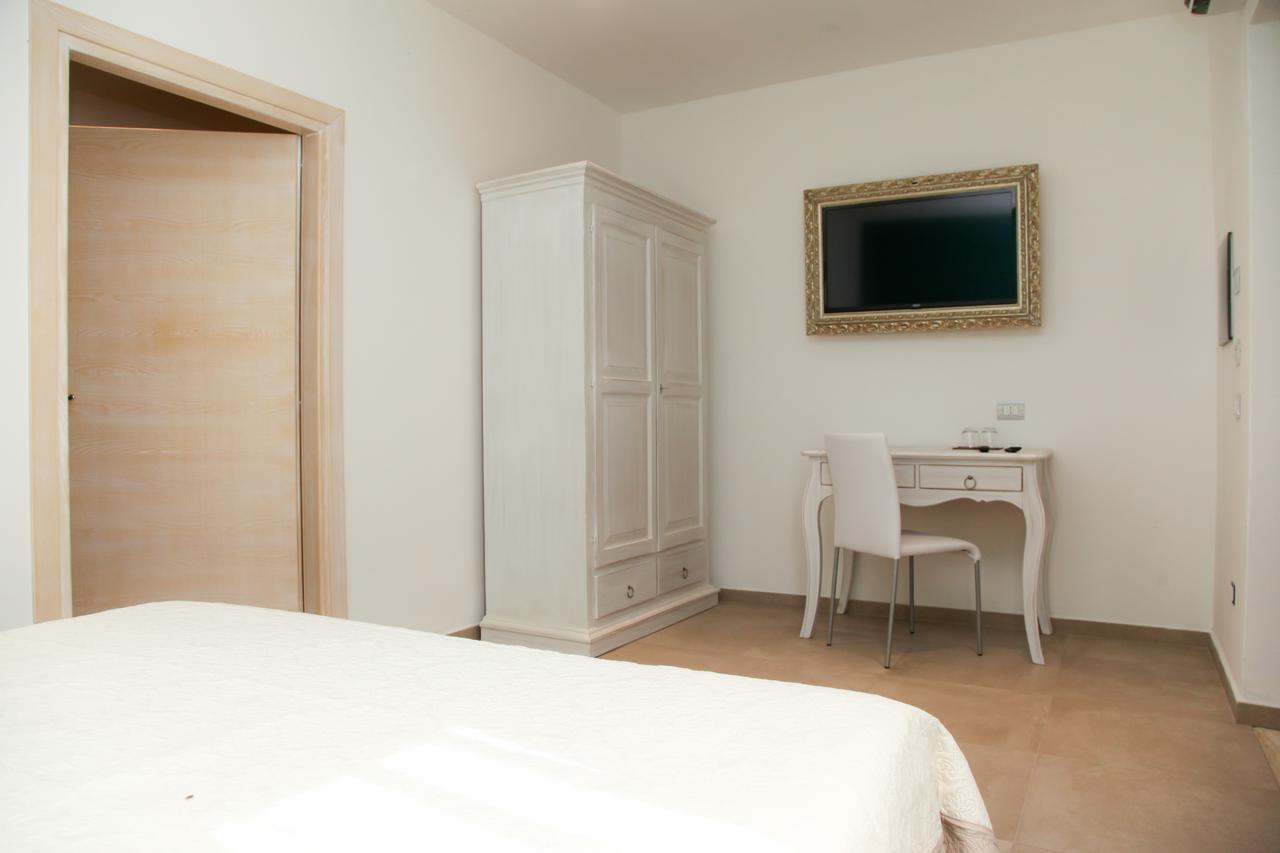 Hypnos Boutique Hotel San Teodoro  Exterior photo