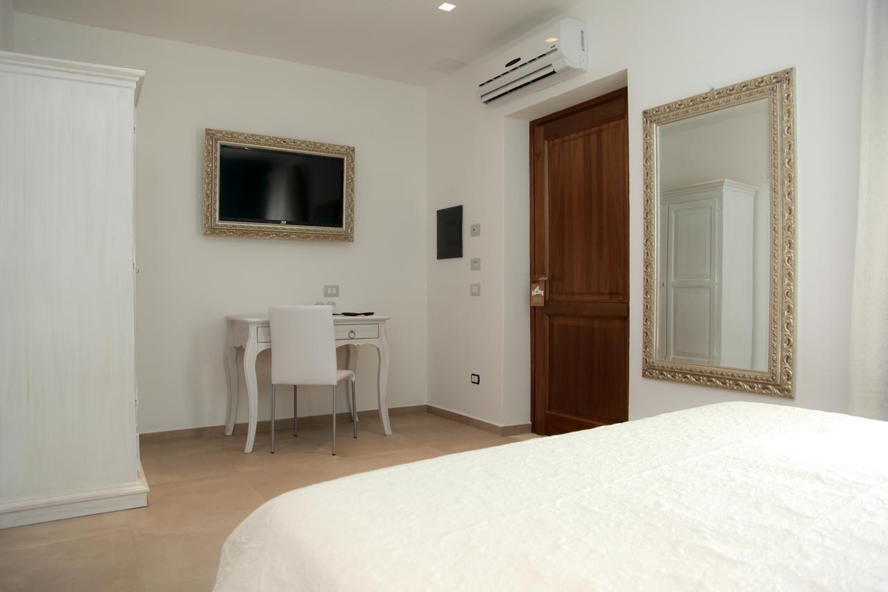 Hypnos Boutique Hotel San Teodoro  Exterior photo